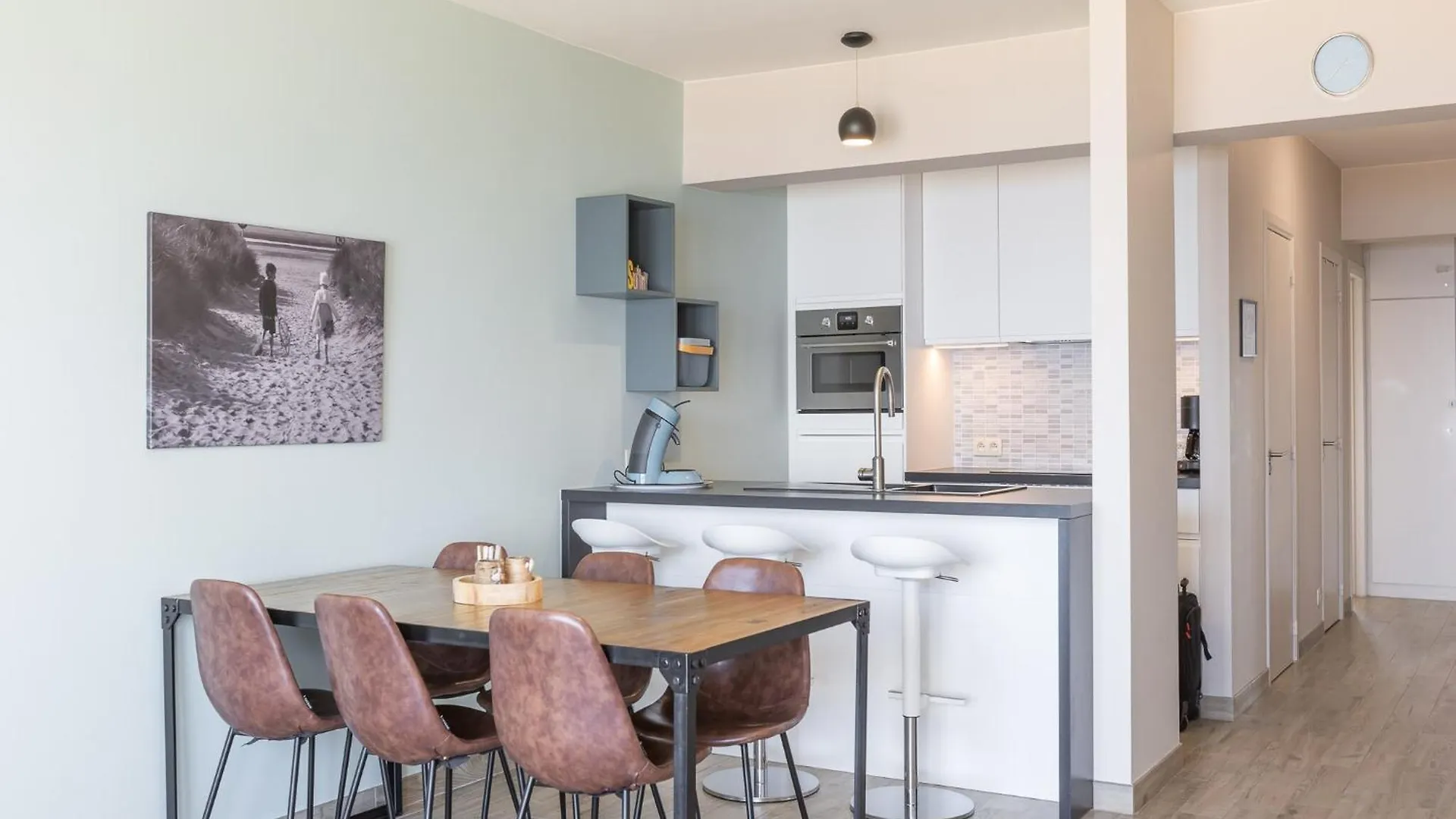 Modern Apartment With Frontal Sea-View Middelkerke