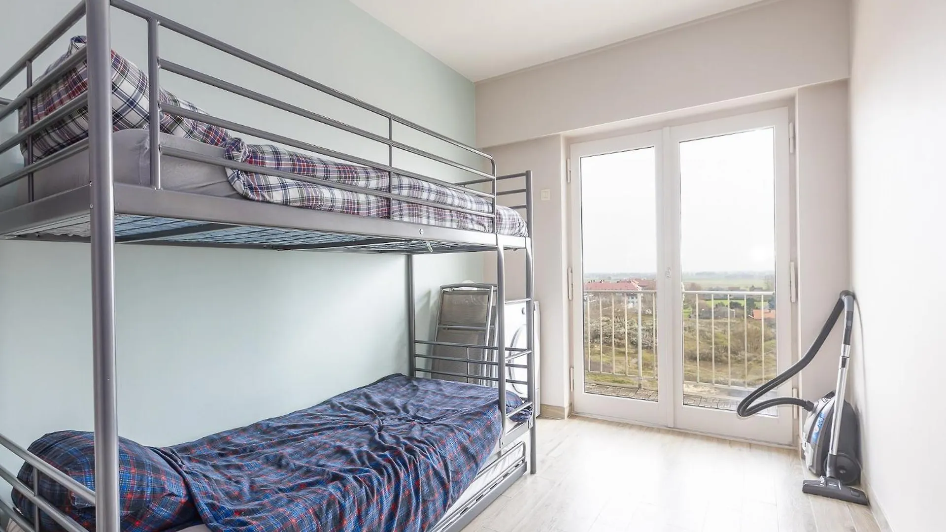 Modern Apartment With Frontal Sea-View Middelkerke
