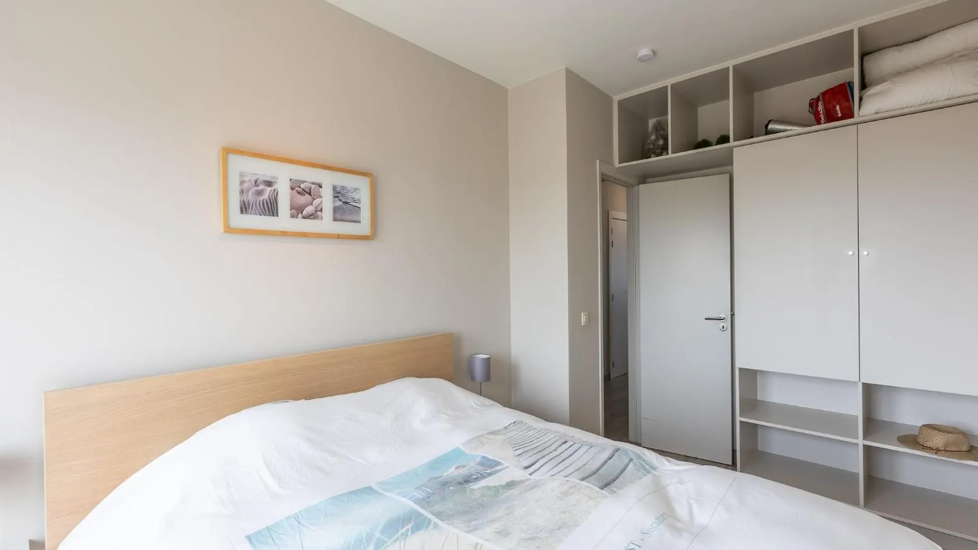 Modern Apartment With Frontal Sea-View Middelkerke